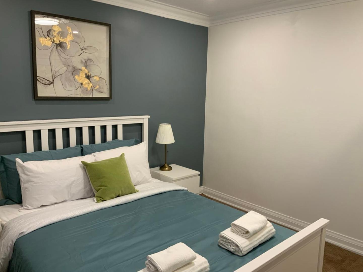 Leaside Garden Guesthouse Toronto Exterior photo